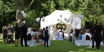 headline  Der Gutshofpark